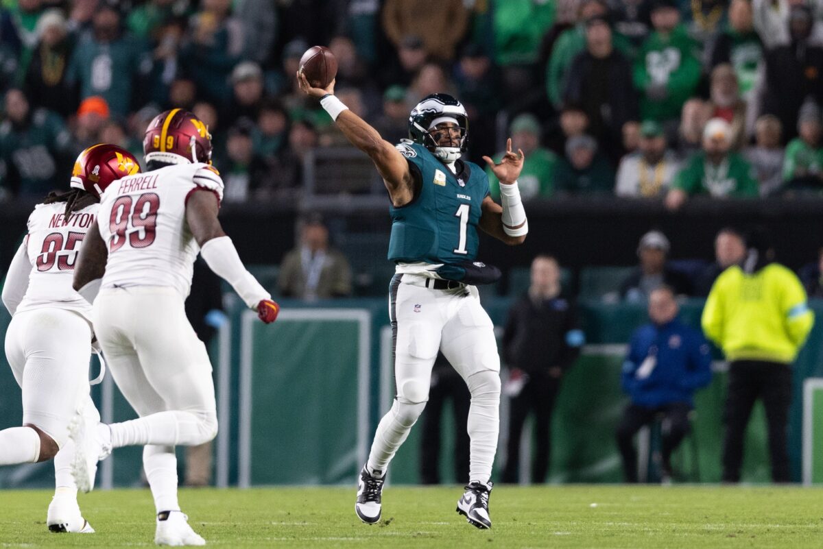 Jalen Hurts injury updates: Latest news on Eagles QB