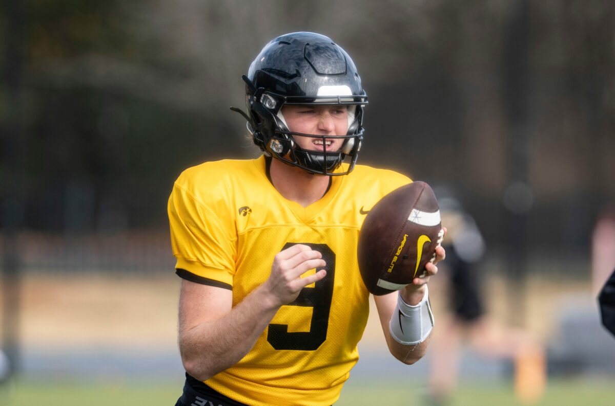 Iowa OC Tim Lester shares early impressions of new Hawkeye QBs