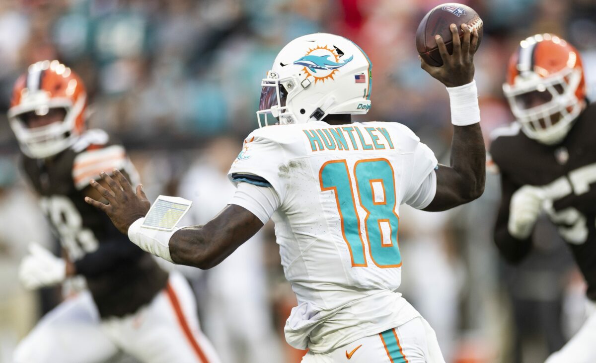 Miami Dolphins at New York Jets odds, picks and predictions