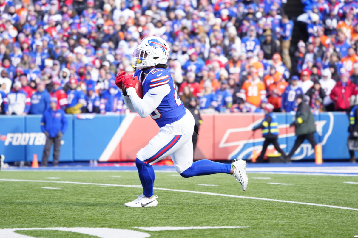 Bills RB Ty Johnson makes spectacular TD catch on fourth-down pass