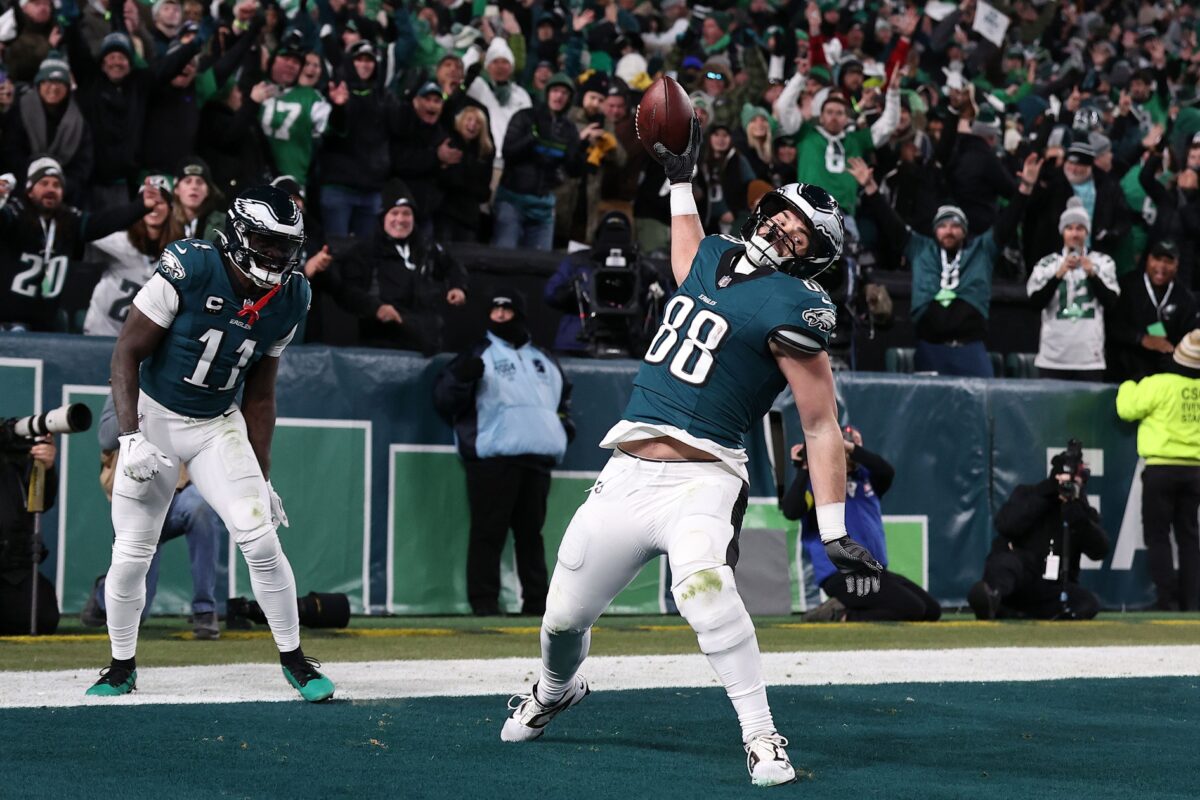 Dallas Goedert injury updates: Eagles TE returns to practice ahead of Divisonal Round