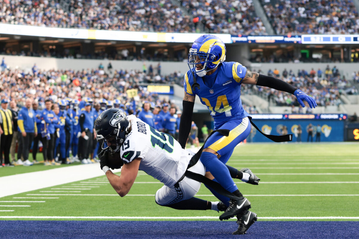 First half recap and highlights: Seahawks lead 17-13 over Rams